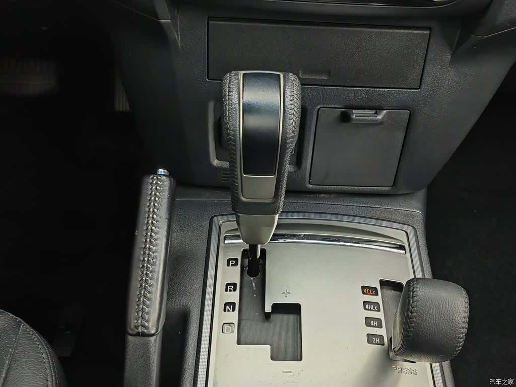 Mitsubishi Pajero, 2014 13