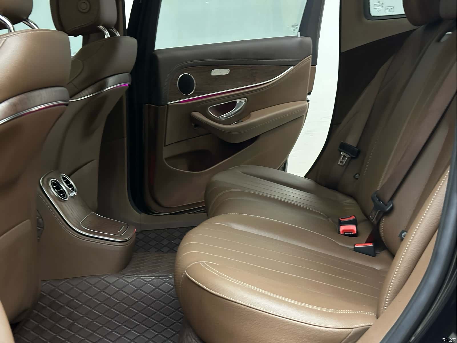 Mercedes-Benz E-Class, 2021 6