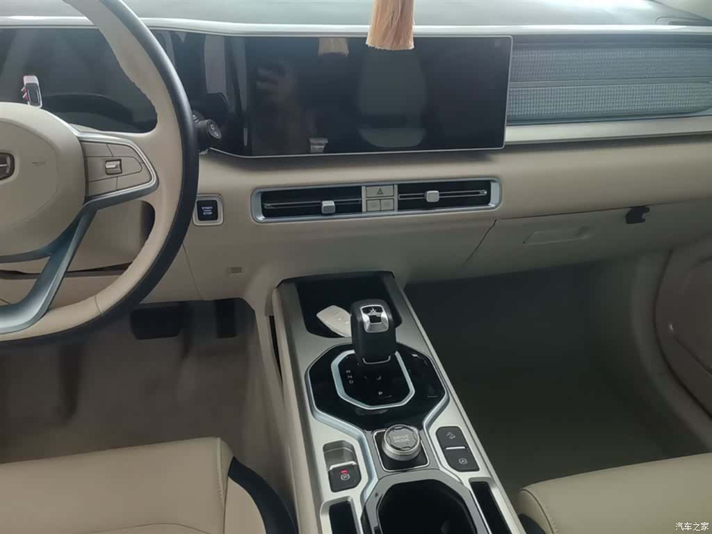 Geely Icon, 2023 13
