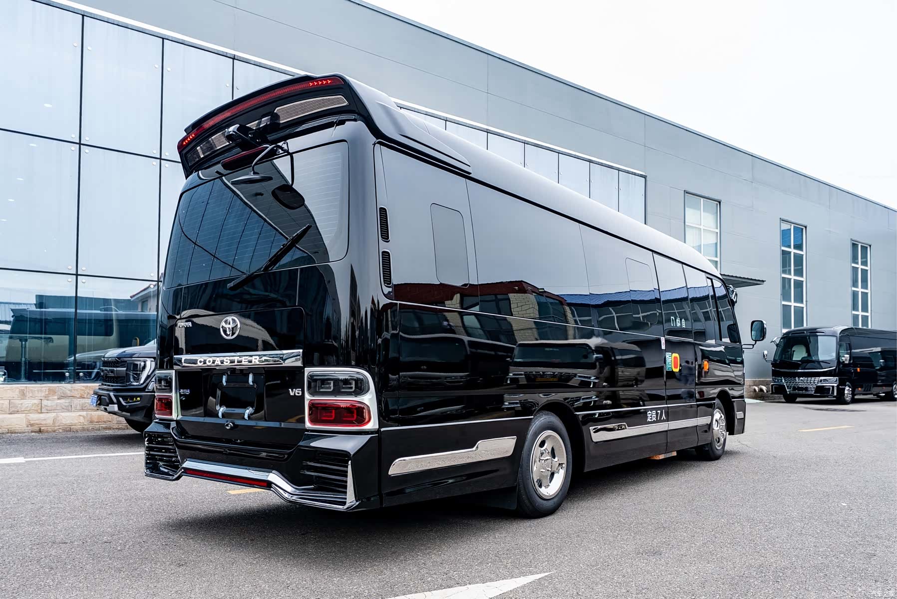 Toyota Coaster, 2025 4