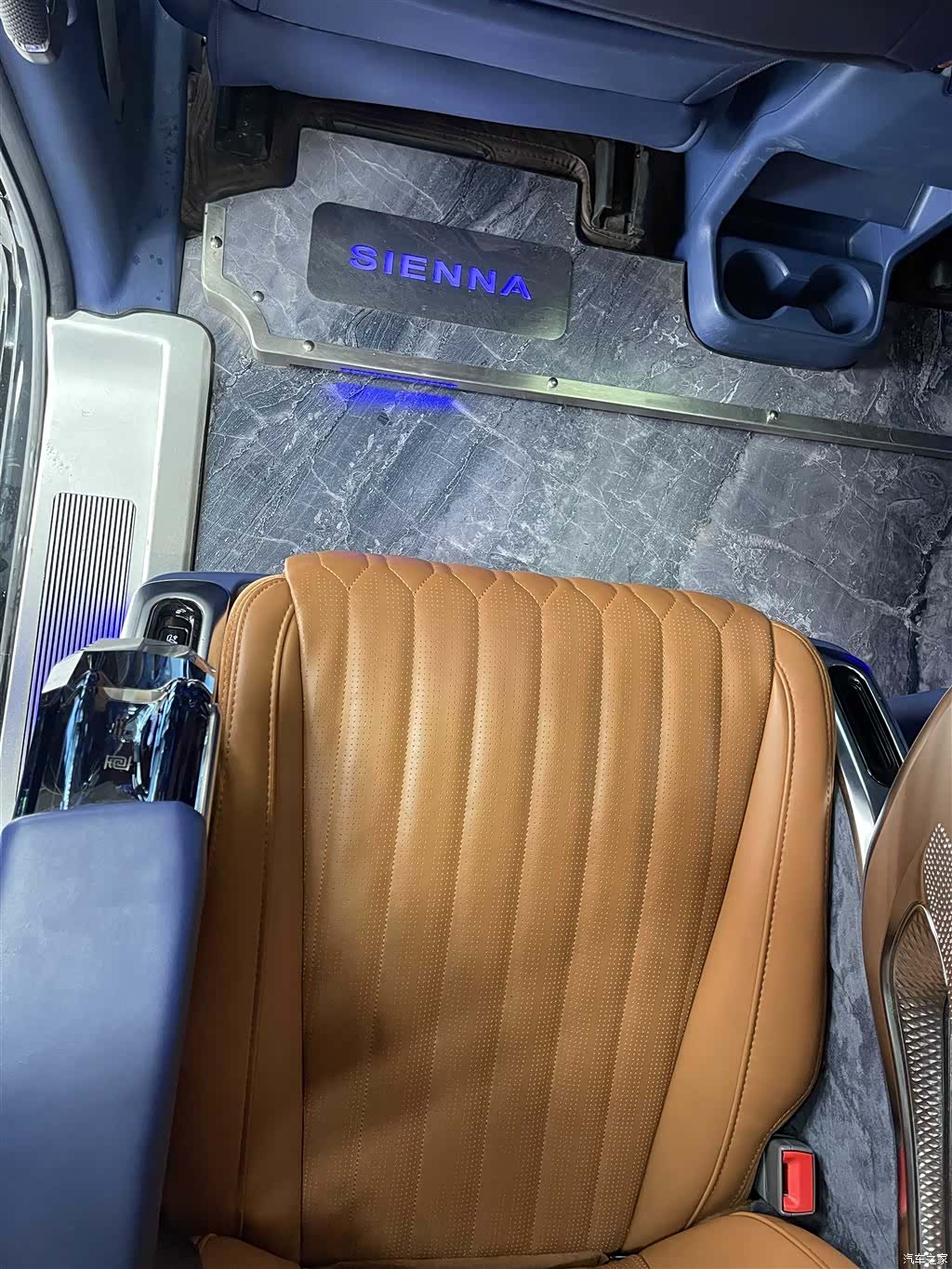 Toyota Sienna, 2023 14