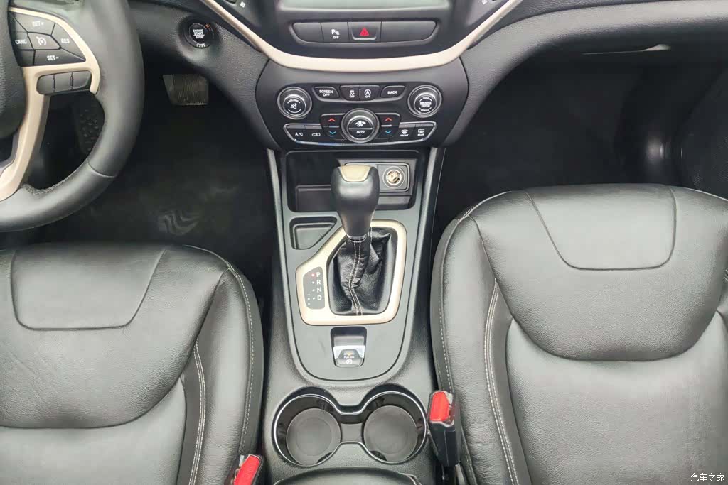Jeep Cherokee, 2017 16
