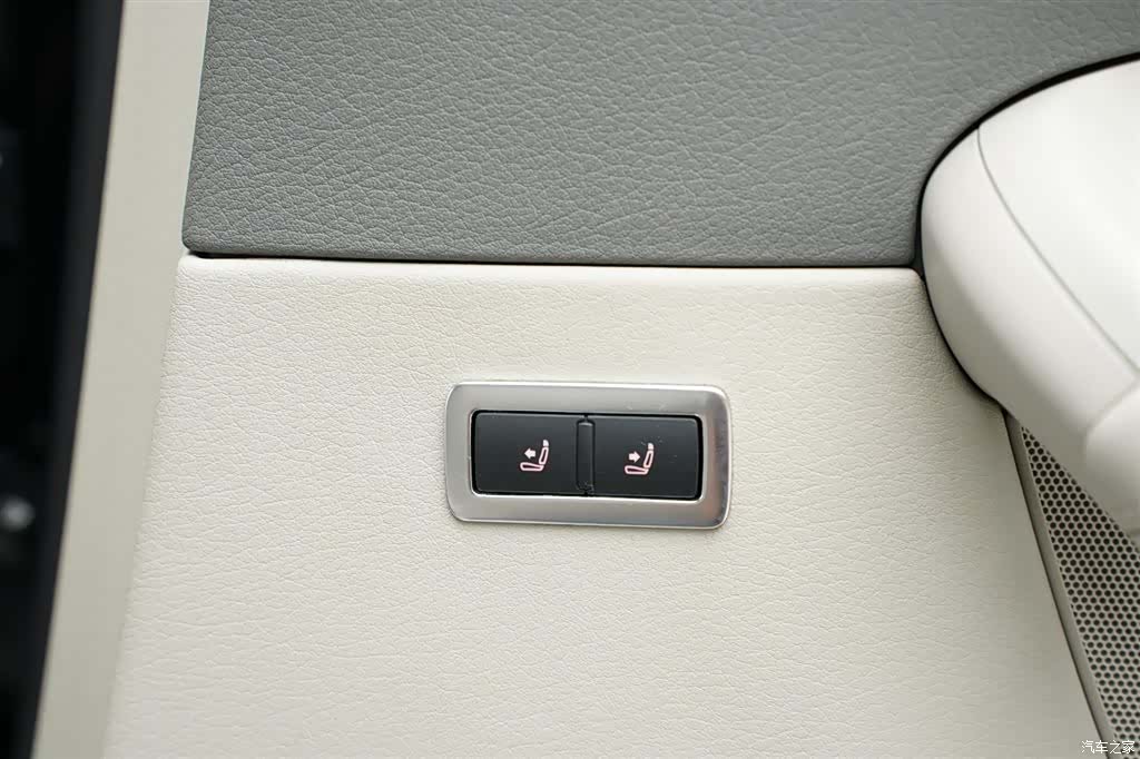 Audi A6L, 2011 26