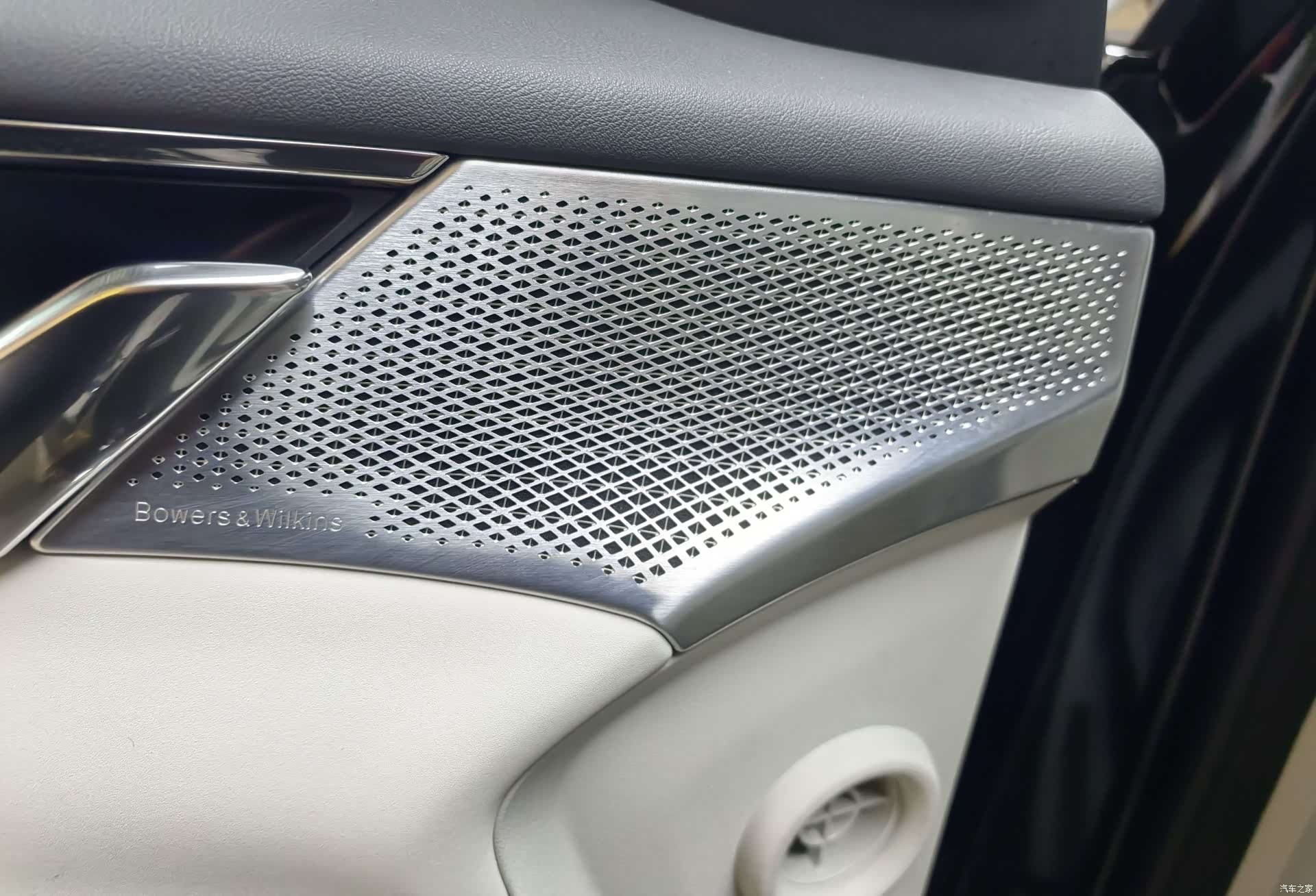 Volvo EM90, 2024 9
