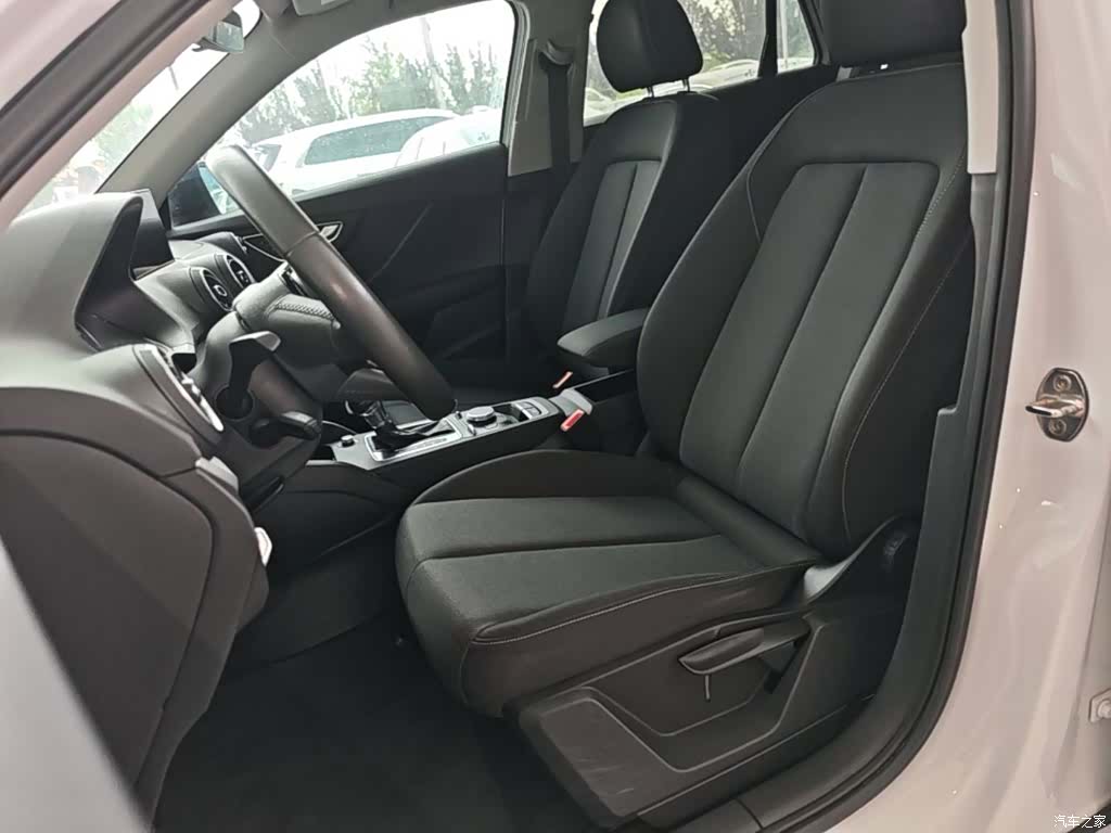 Audi Q2L, 2021 15