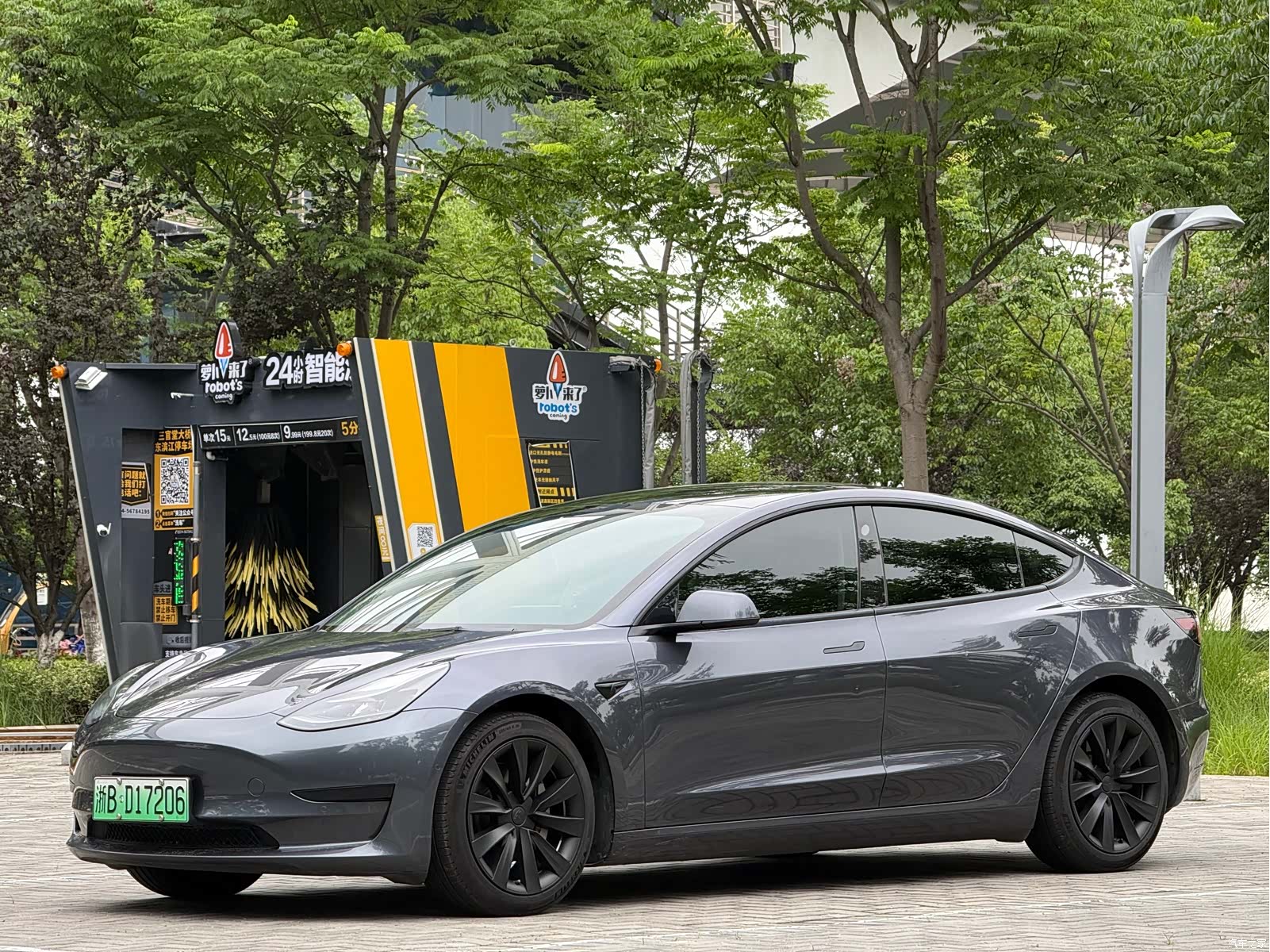 Tesla Model 3, 2023 1