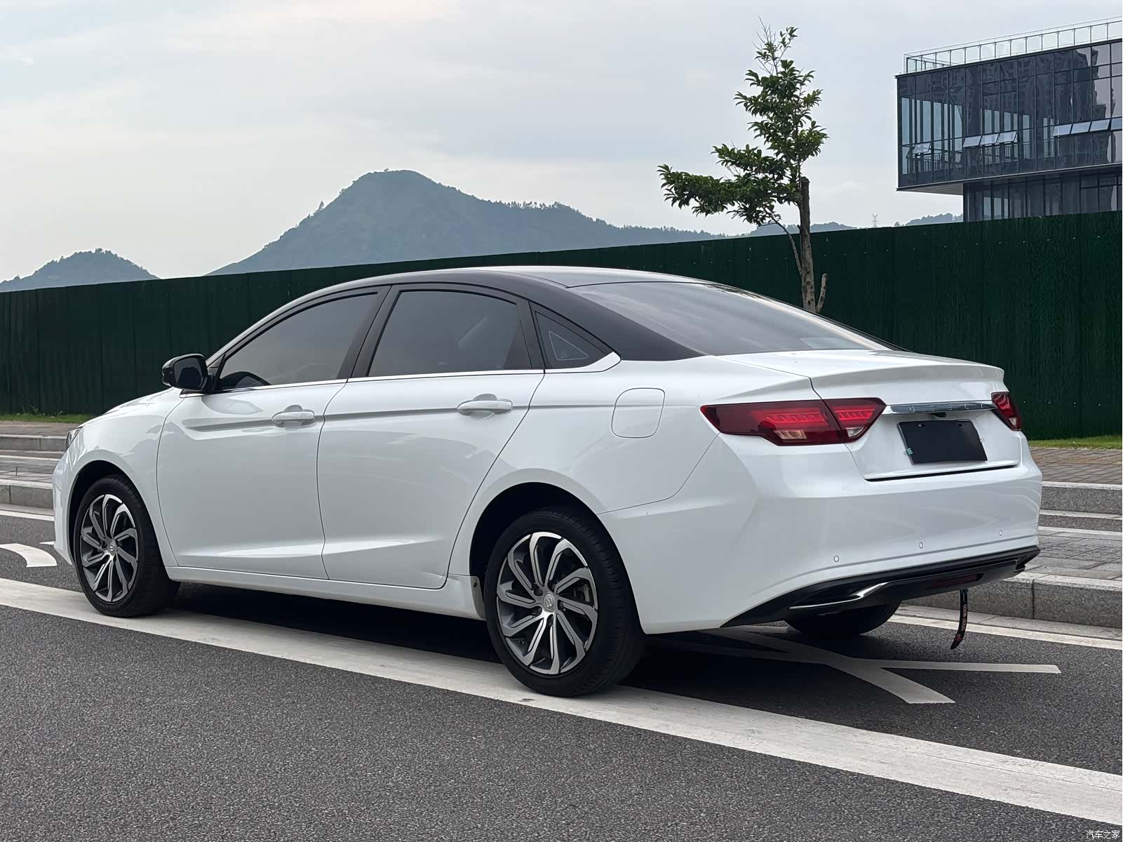 Geely Emgrand, 2020 17