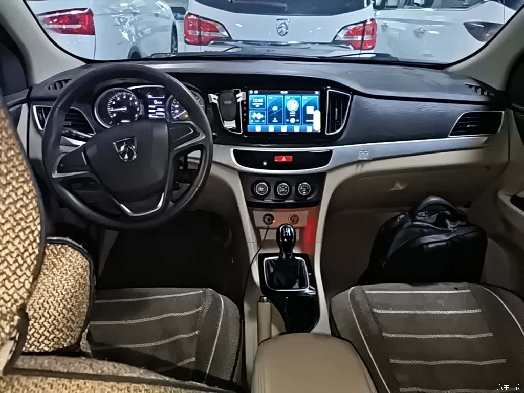 Wuling 730, 2017 10
