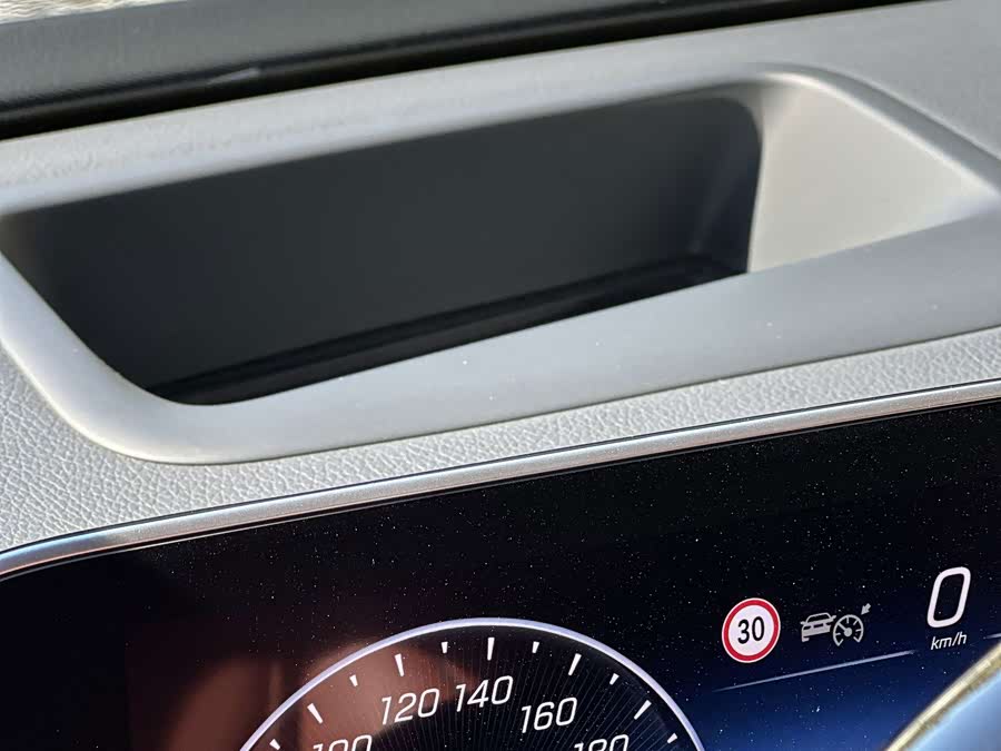 Mercedes-Benz Maybach S-Class 2024, фото 6