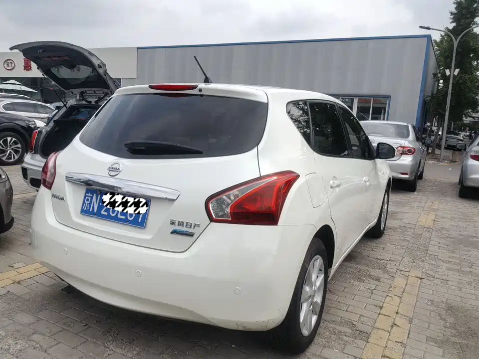 Nissan TIIDA