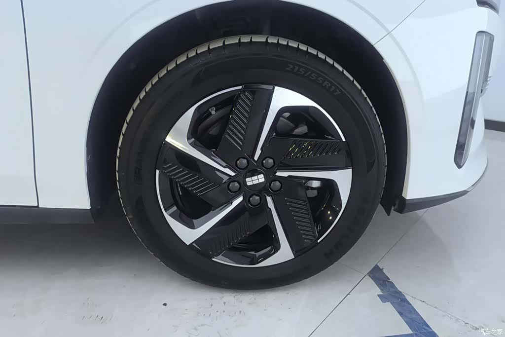 Geely Galaxy L6, 2025 6