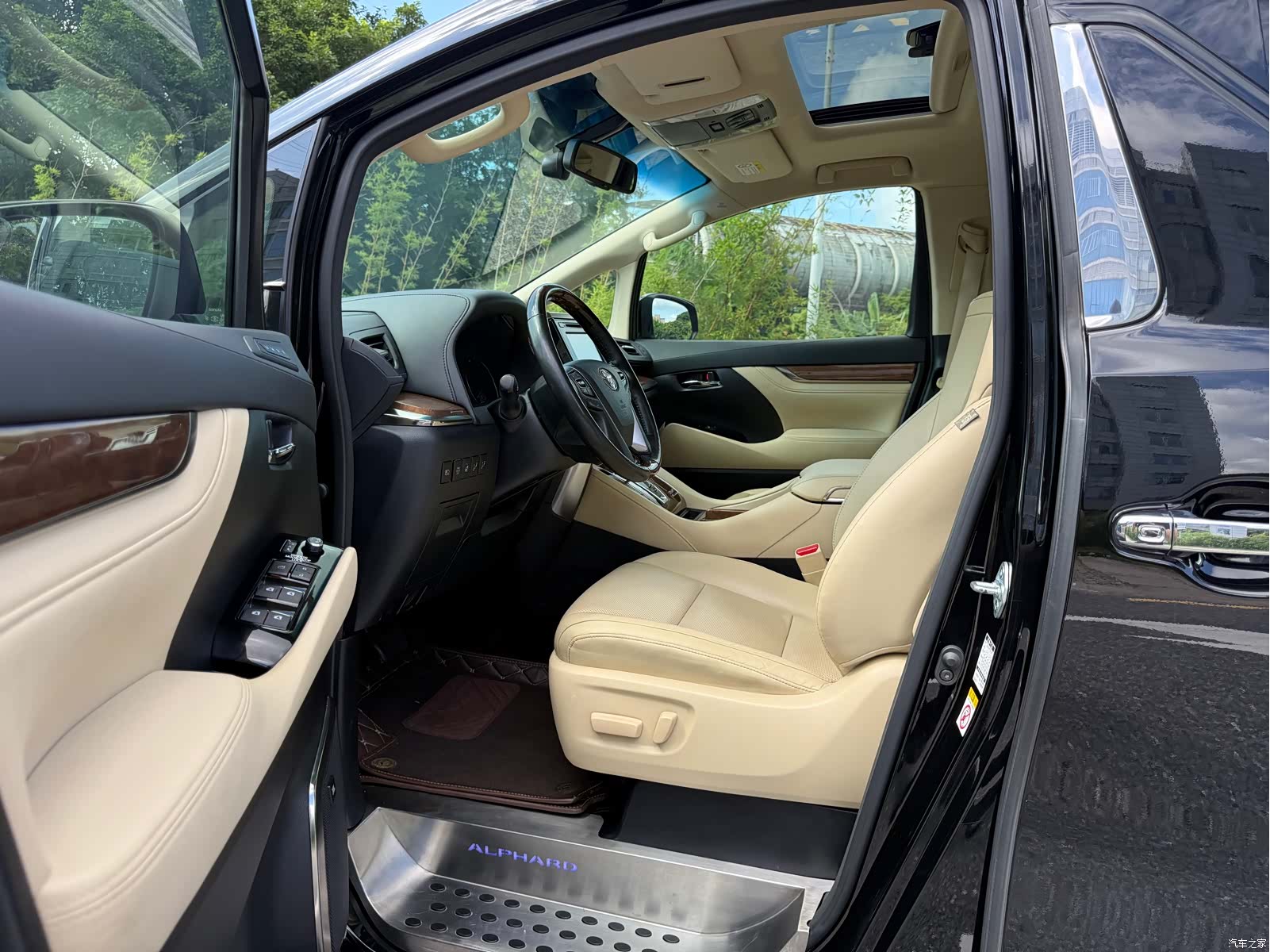 Toyota Alphard, 2017 все фото