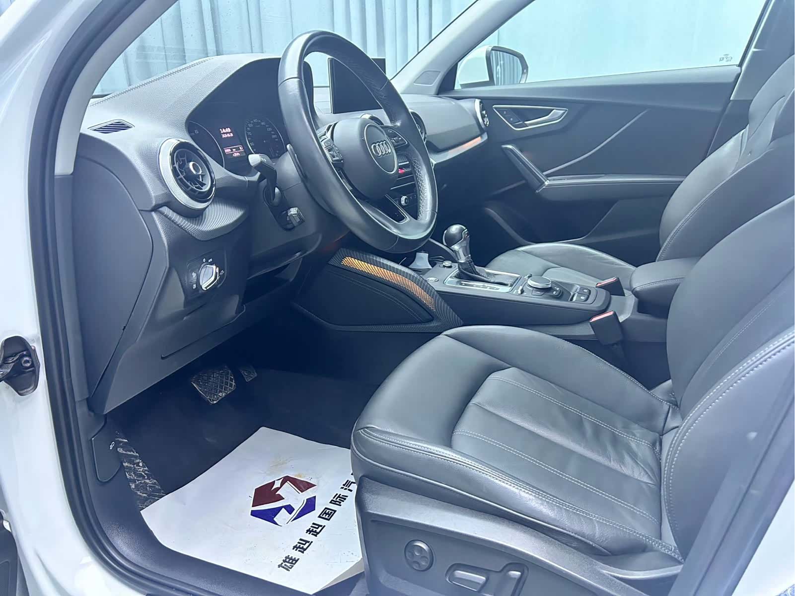 Audi Q2L, 2023 13