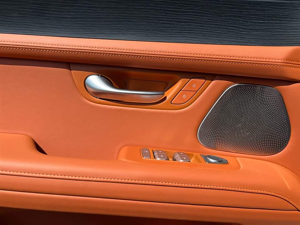 AITO Ask the world M5