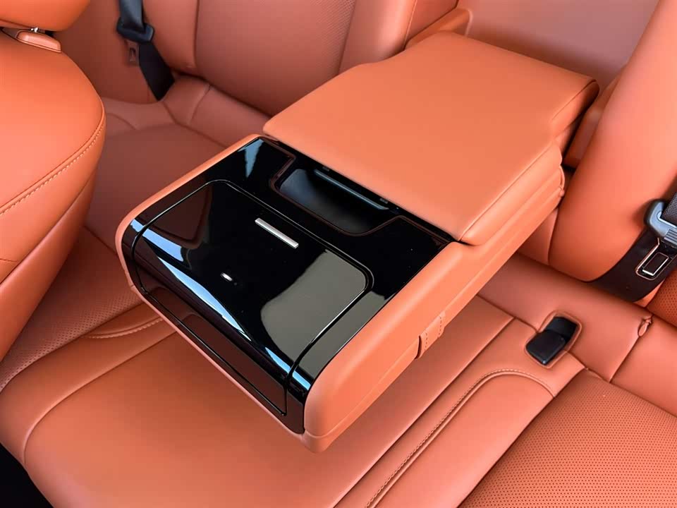 AITO Ask the world M5