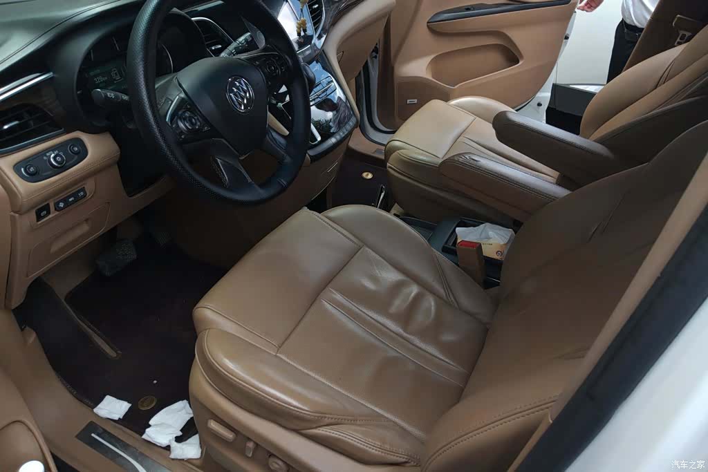 Buick GL8, 2017 9