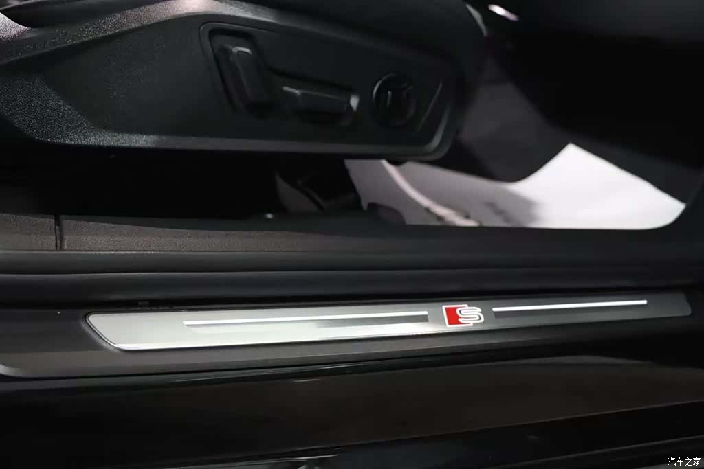 Audi A6L, 2021 13