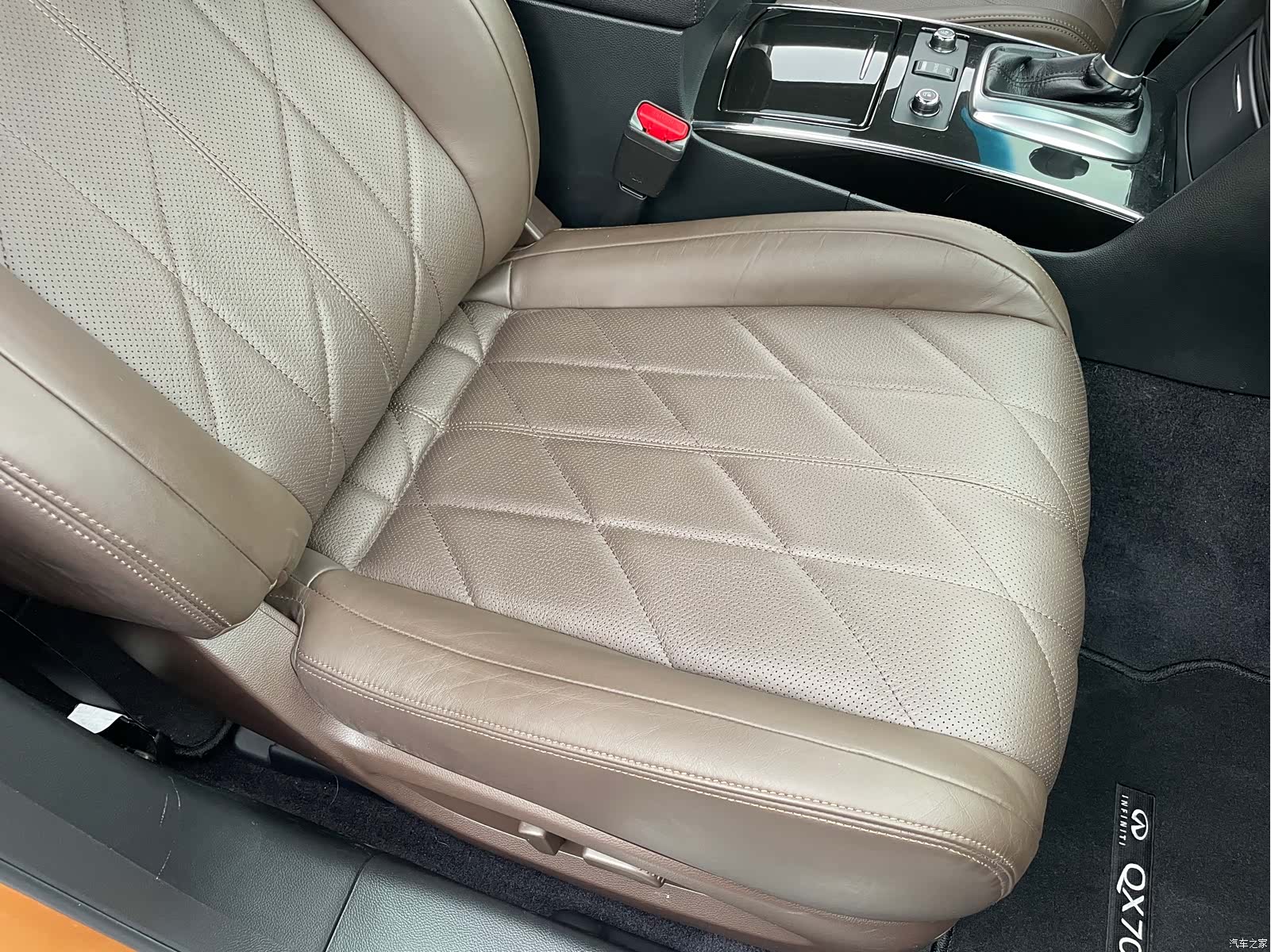 Infiniti QX70, 2015 14