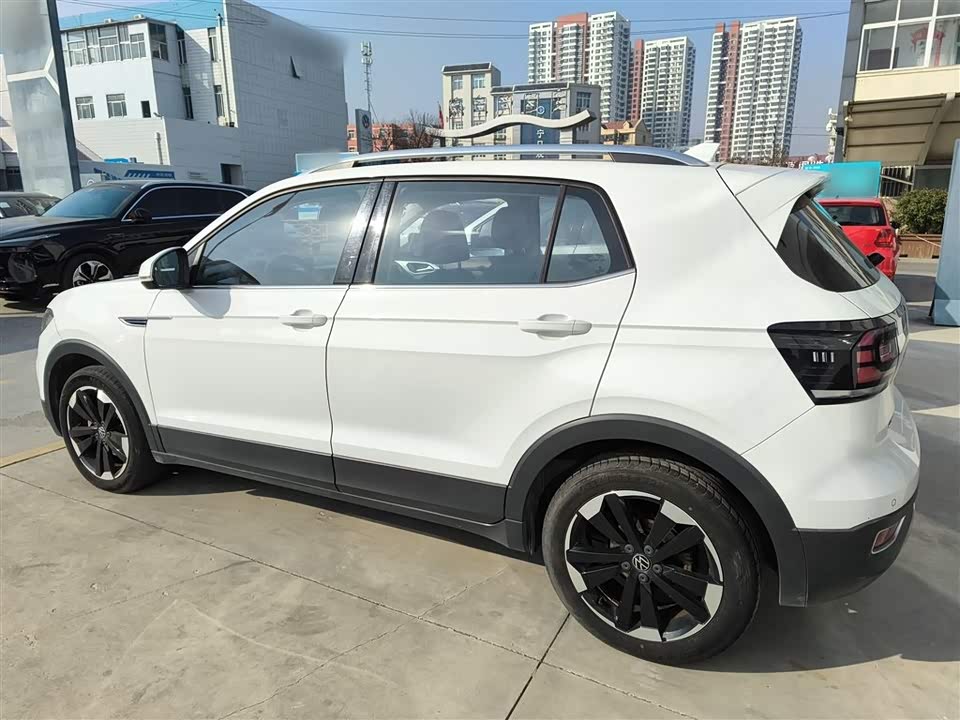 Volkswagen Exploring the shadow