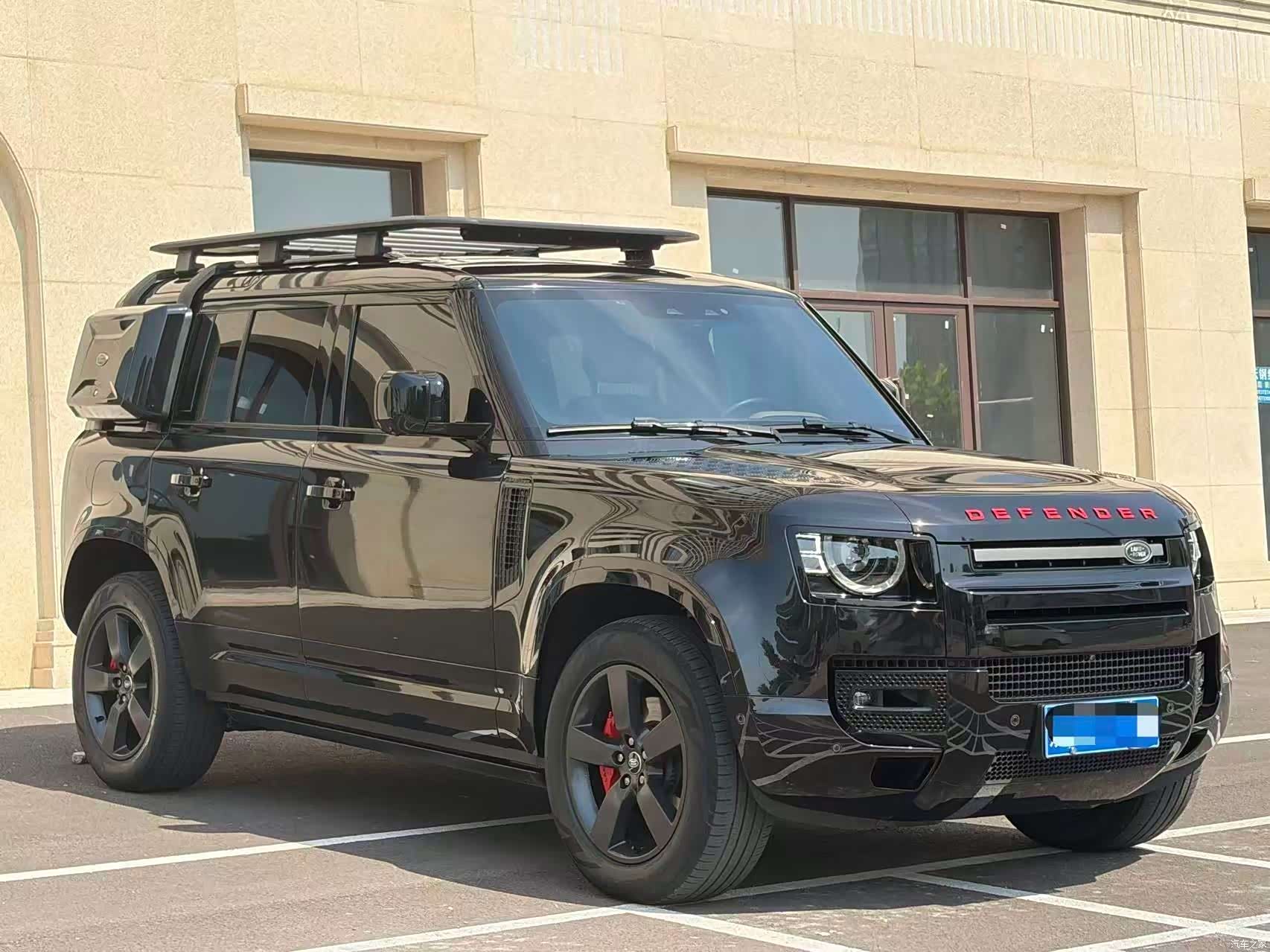 Land Rover Defender, 2024 3