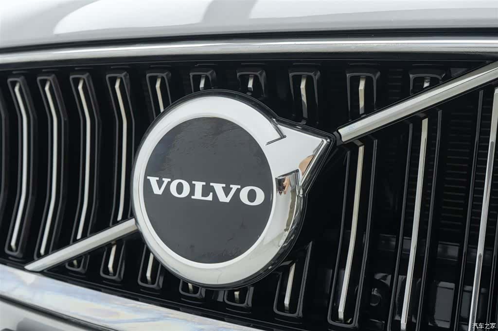 Volvo S60, 2023 10