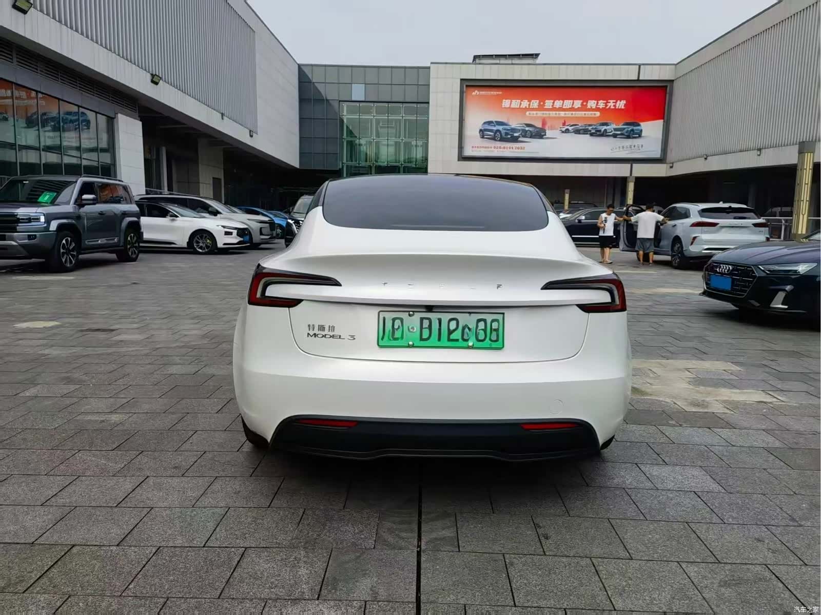 Tesla Model 3, 2024 8