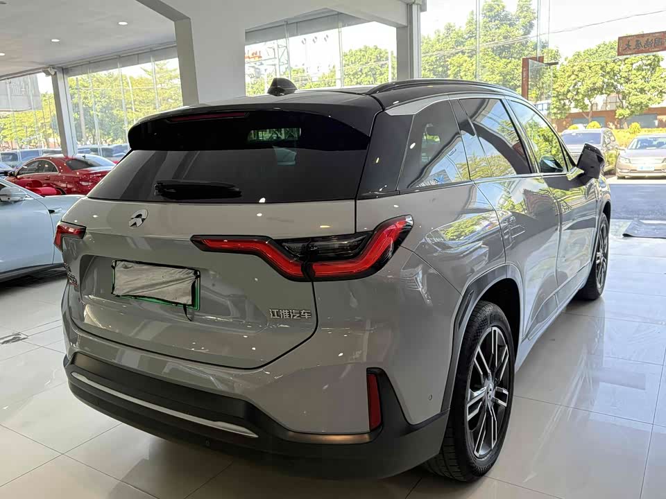NIO ES6
