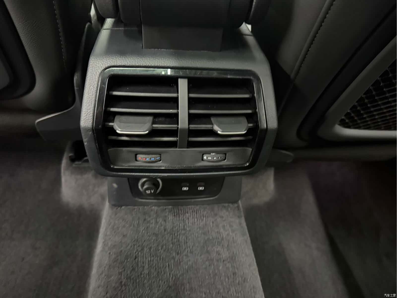 Audi Q3, 2022 13