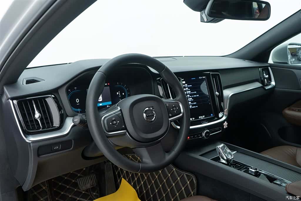 Volvo S60, 2023 16