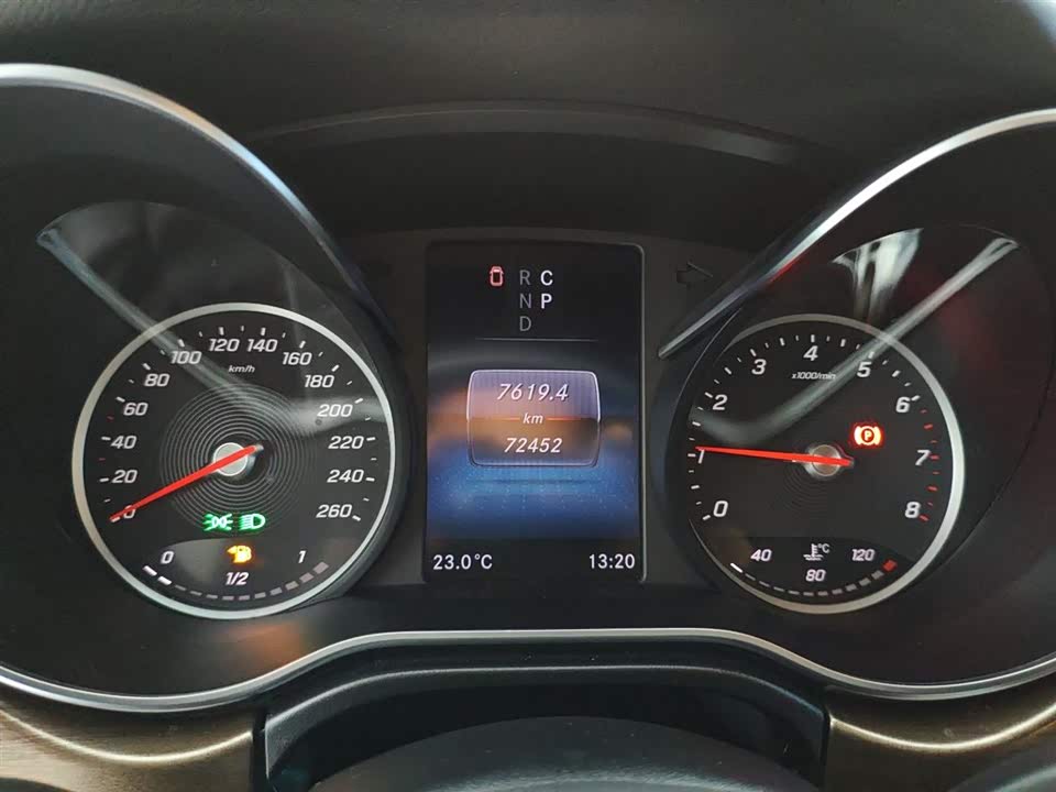 Mercedes-Benz V-class