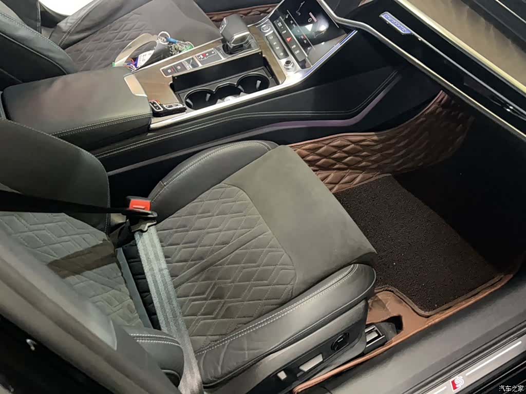 Audi A6L, 2020 3