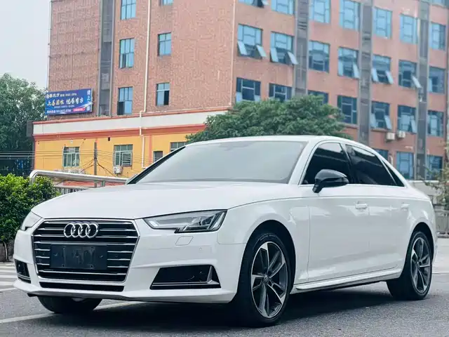 Audi A4L 2018 — купить из Китая под заказ