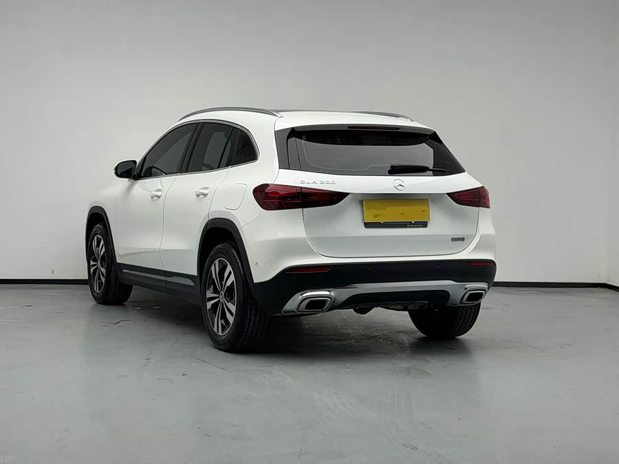 Mercedes-Benz GLA 2024, фото 2