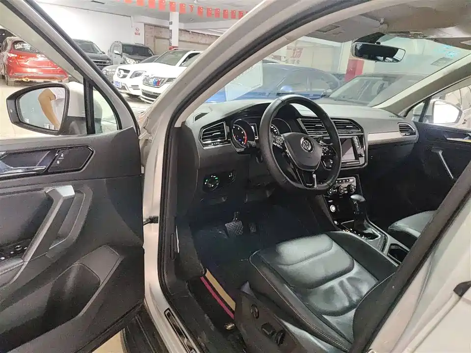 Volkswagen Tiguan L