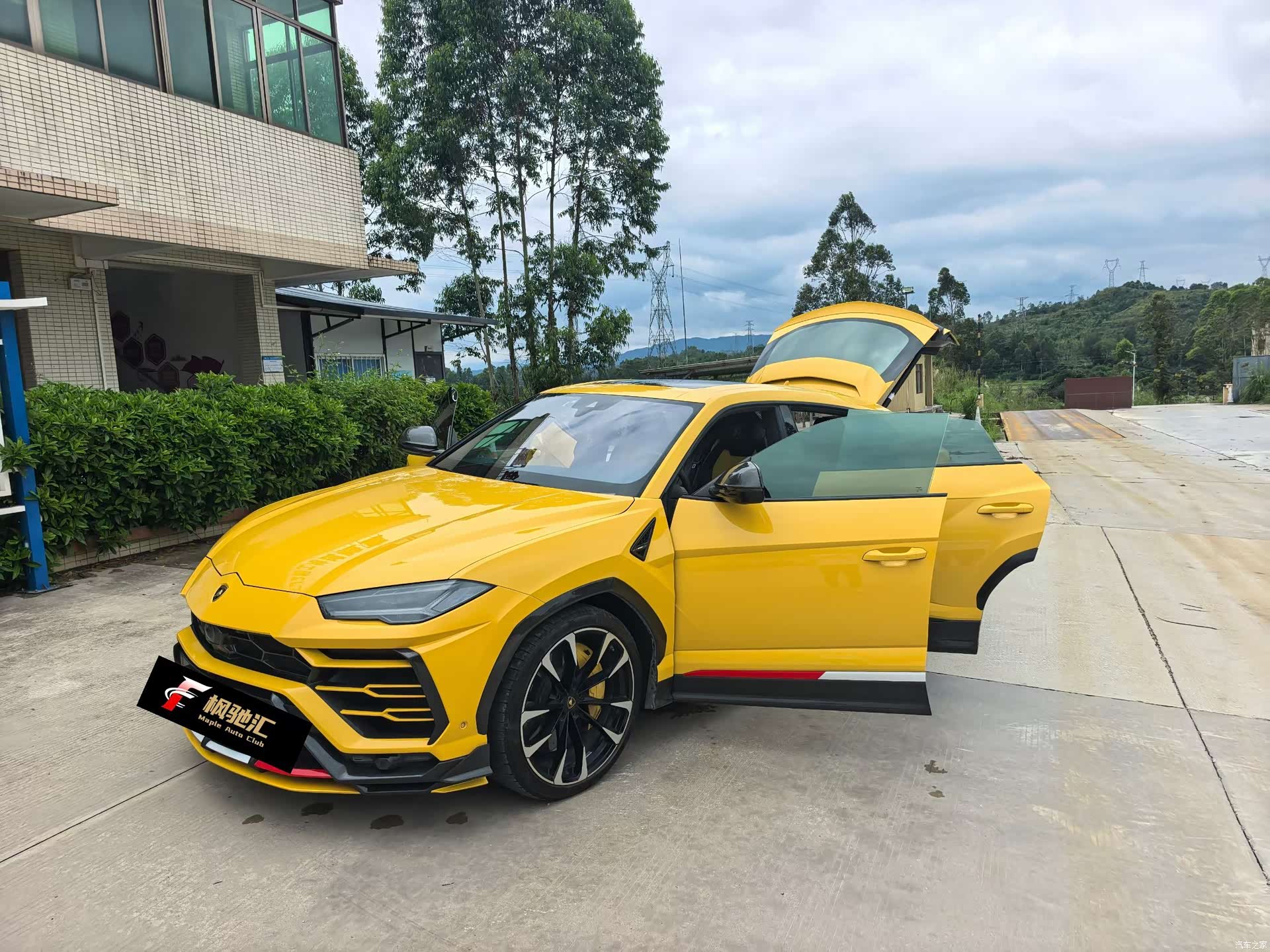 Lamborghini Urus, 2019 2