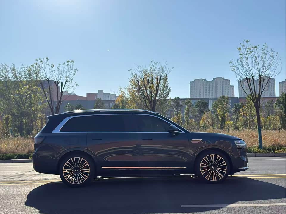 AITO Ask the world M9