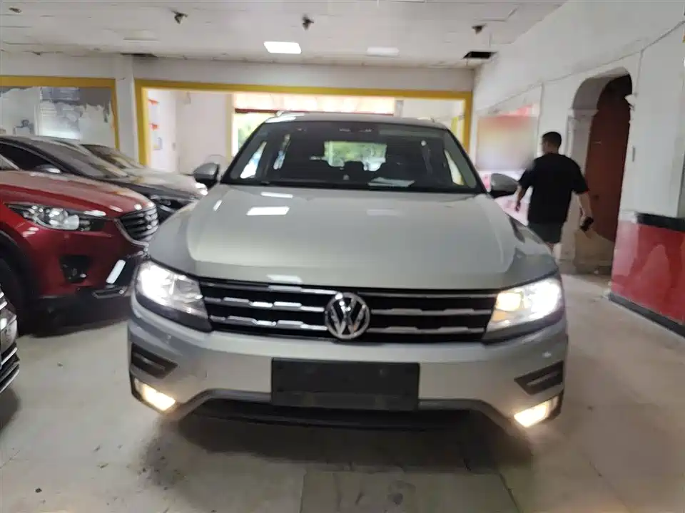 Volkswagen Tiguan L