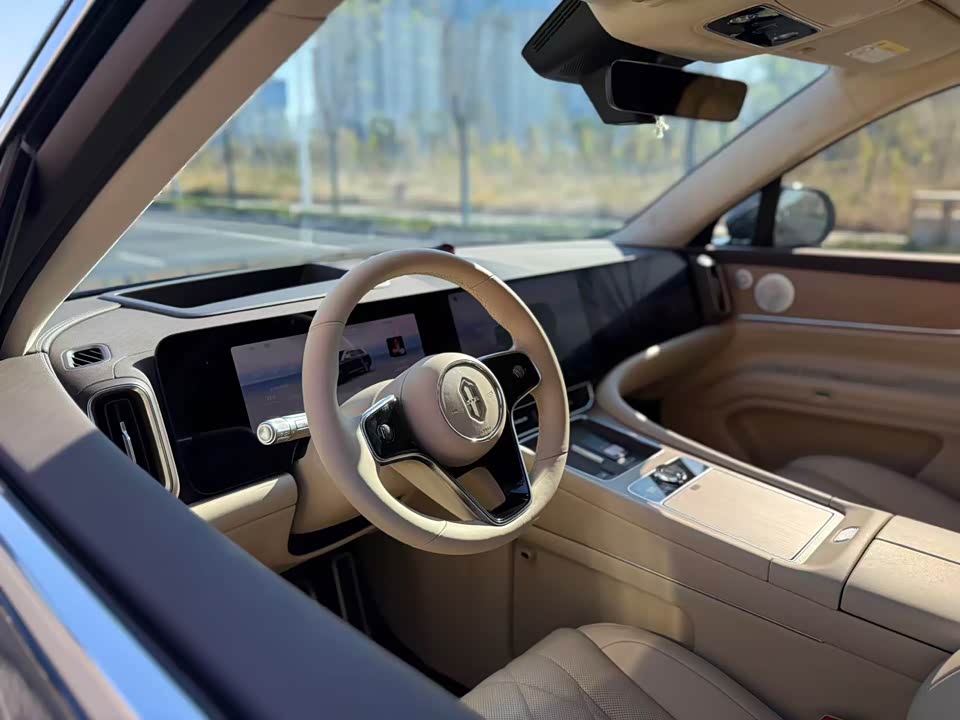 AITO Ask the world M9