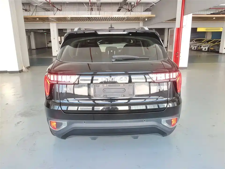 Lynk & Co 01