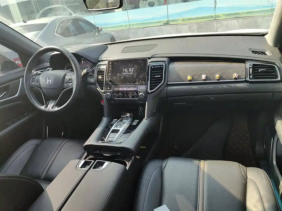 Honda UR-V Honda UR-V