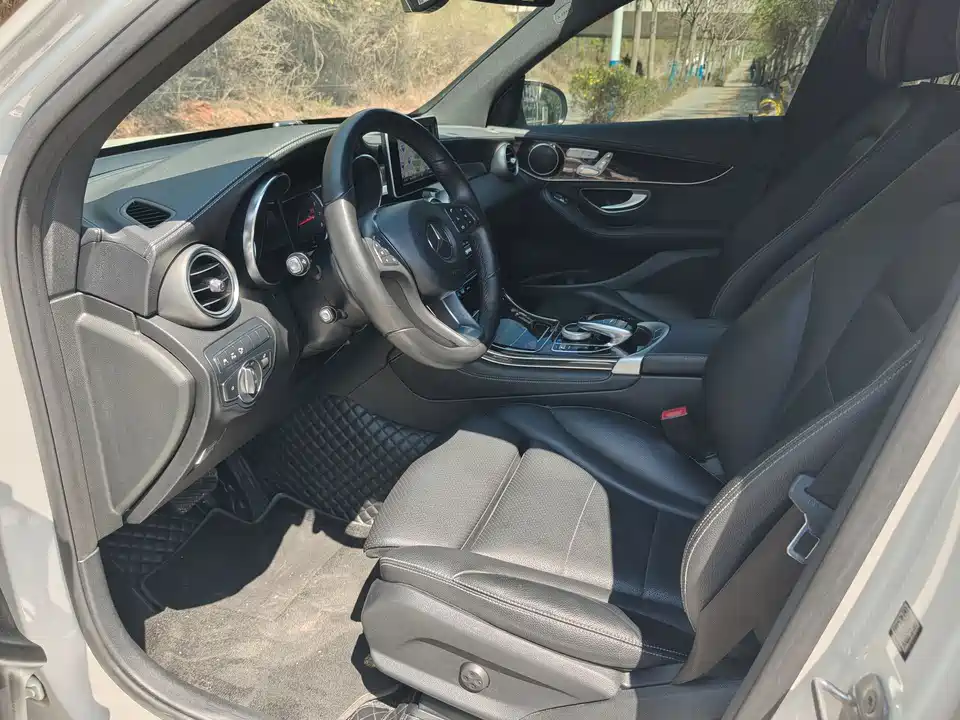 Mercedes-Benz GLC Mercedes-Benz GLC