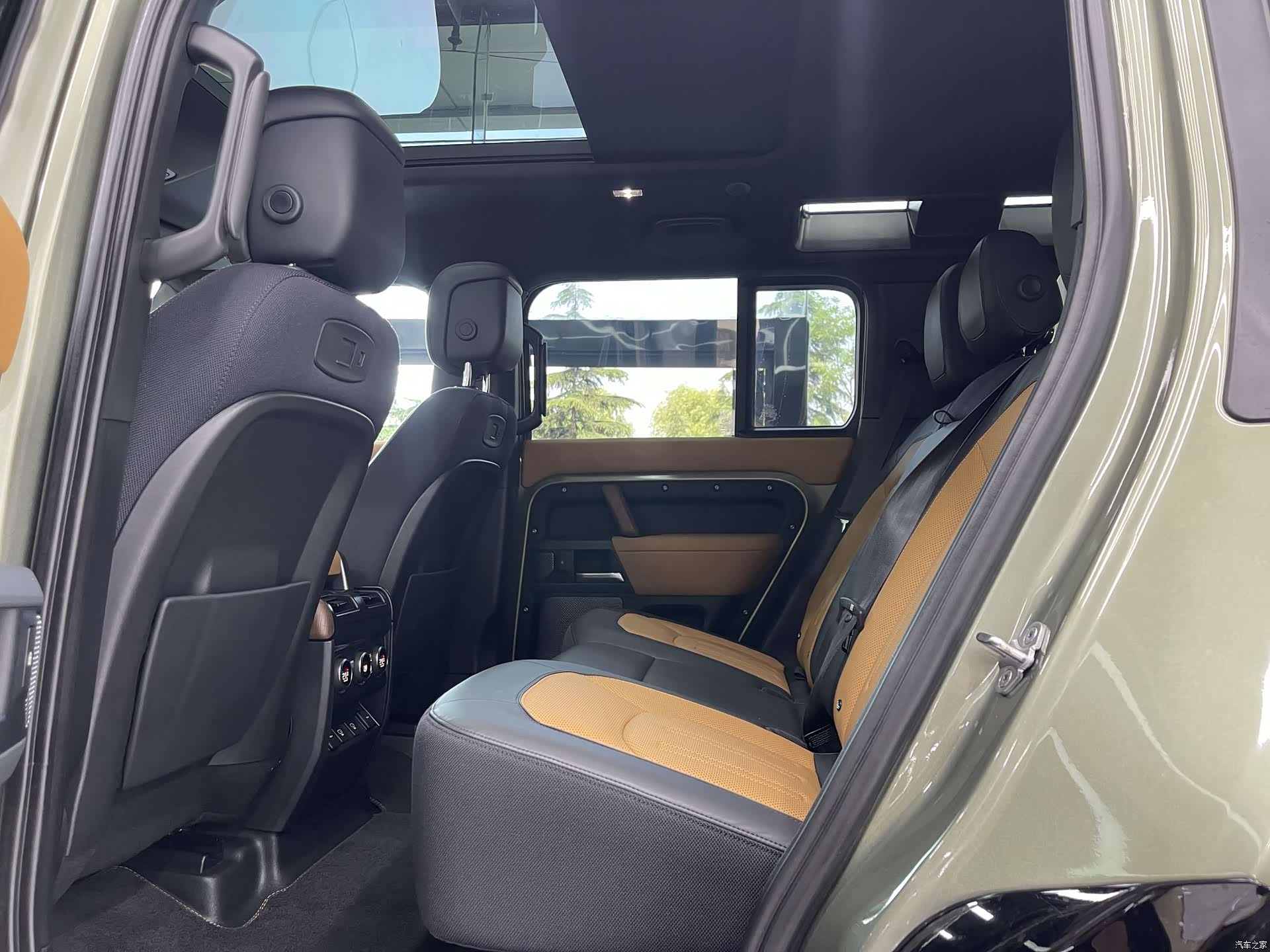 Land Rover Defender, 2021 10