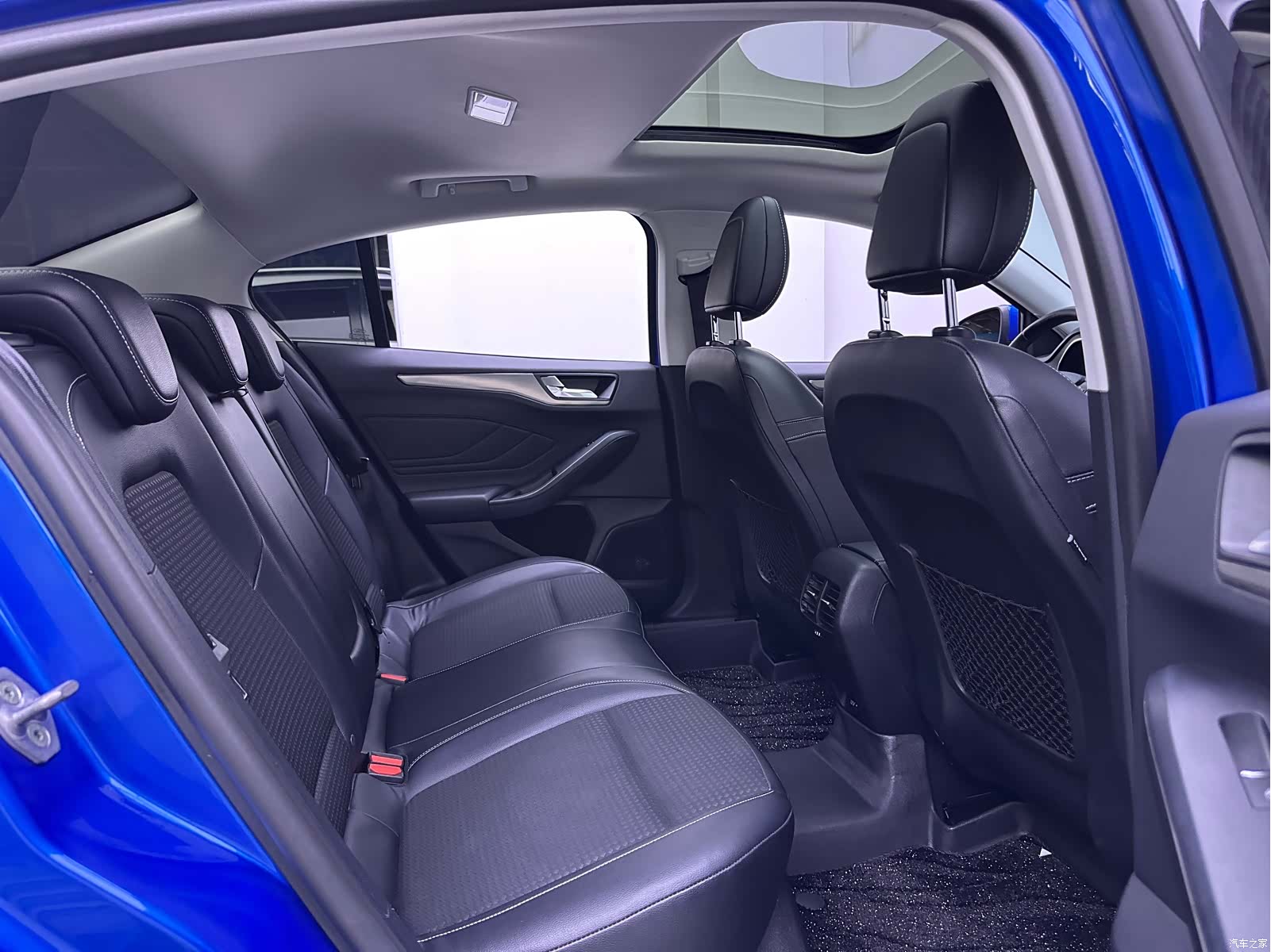 Ford Focus, 2019 13