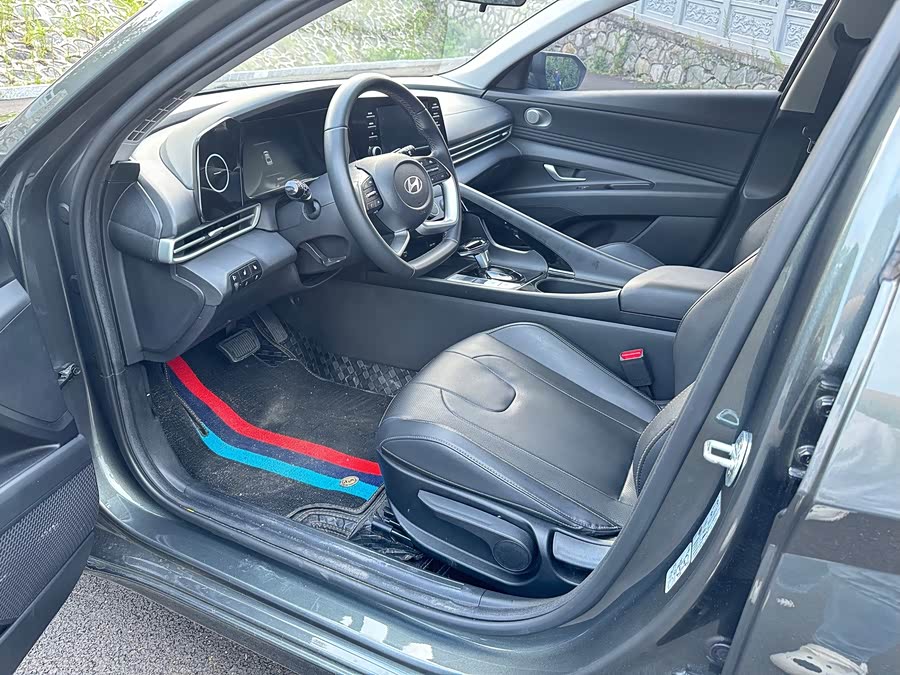 Hyundai Elantra 2023, фото 12