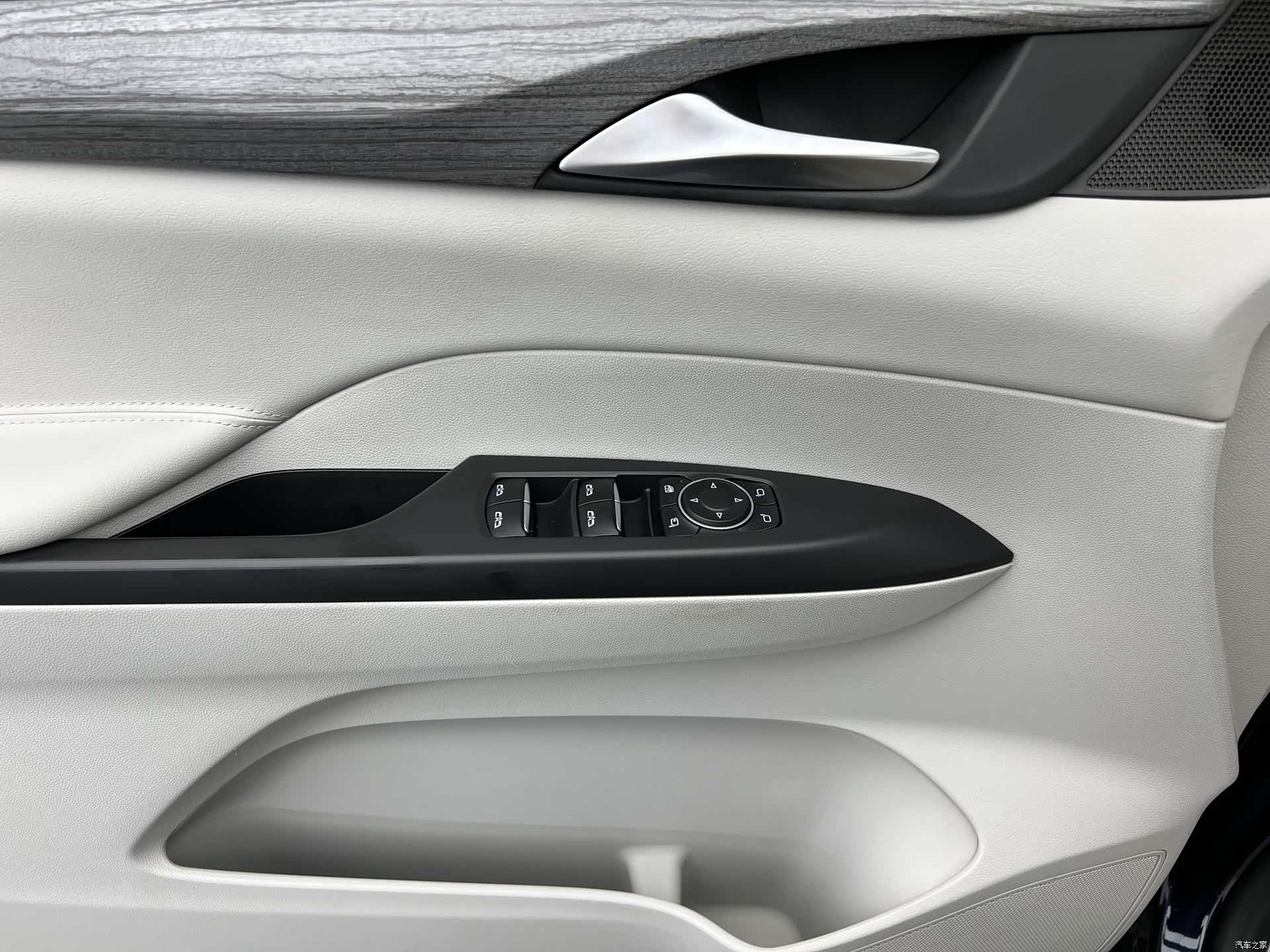 Buick GL8, 2023 4