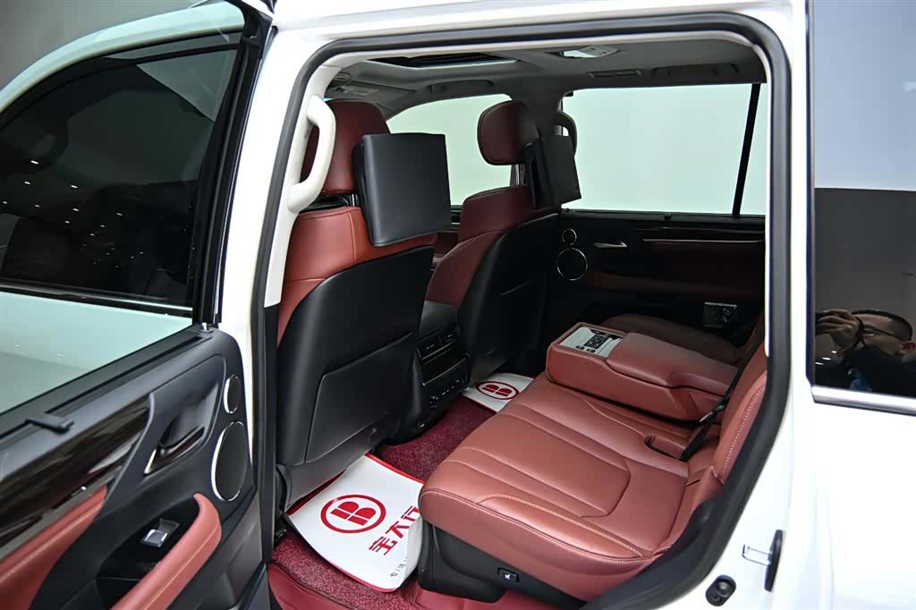 Lexus LX, 2022 13