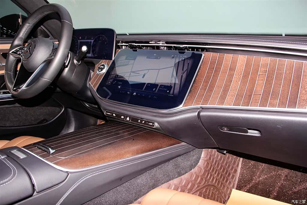 Mercedes-Benz E-Class, 2024 22