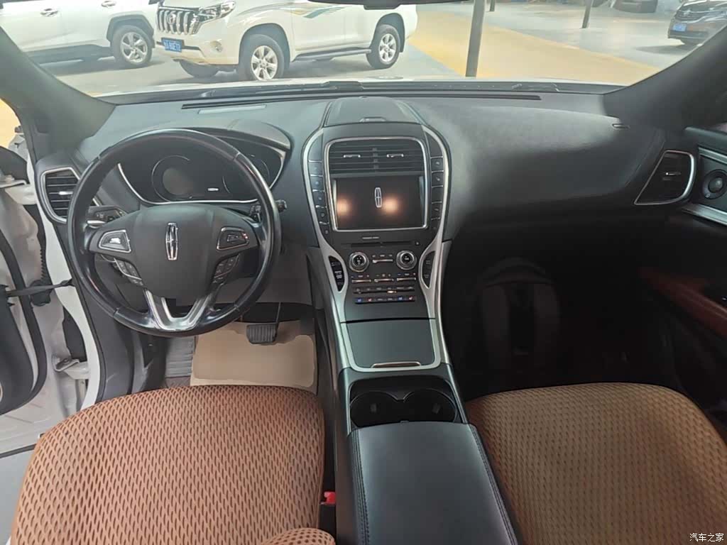 Lincoln MKX, 2017 10