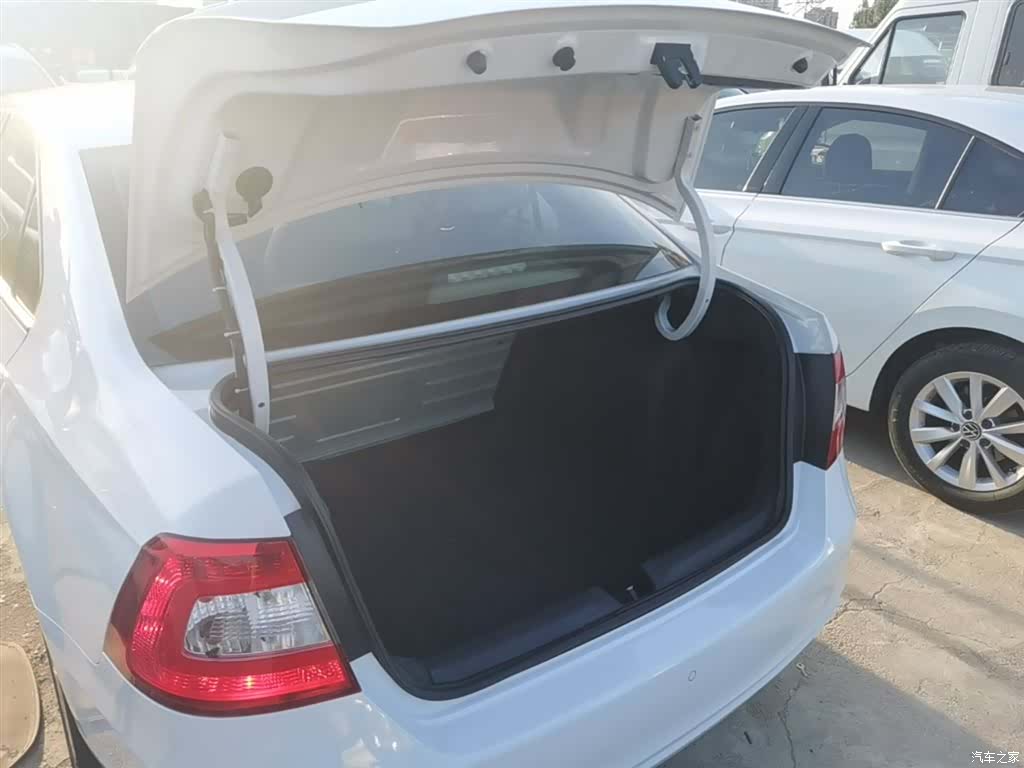 Skoda Rapid, 2015 19