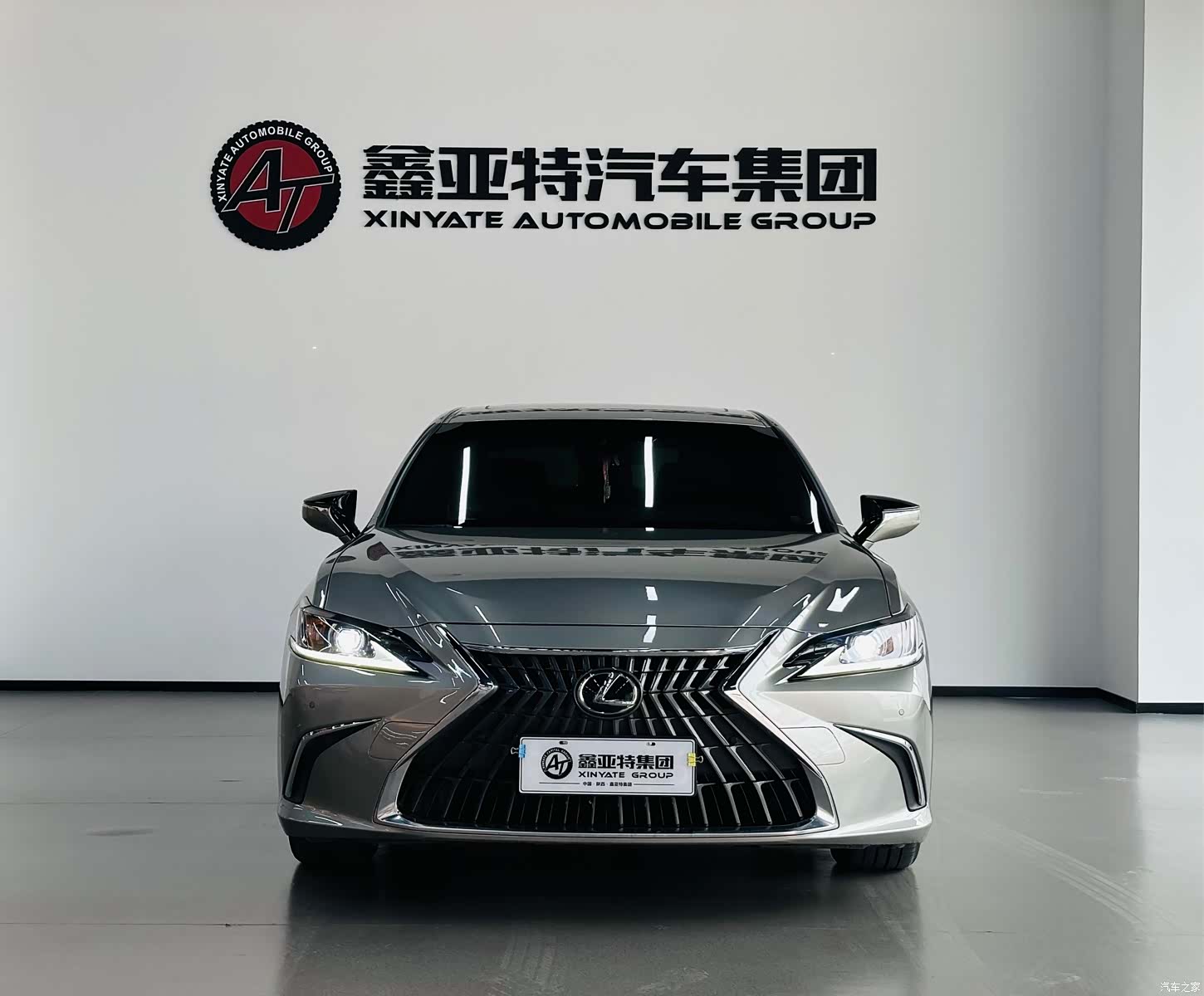 Lexus ES, 2023 4